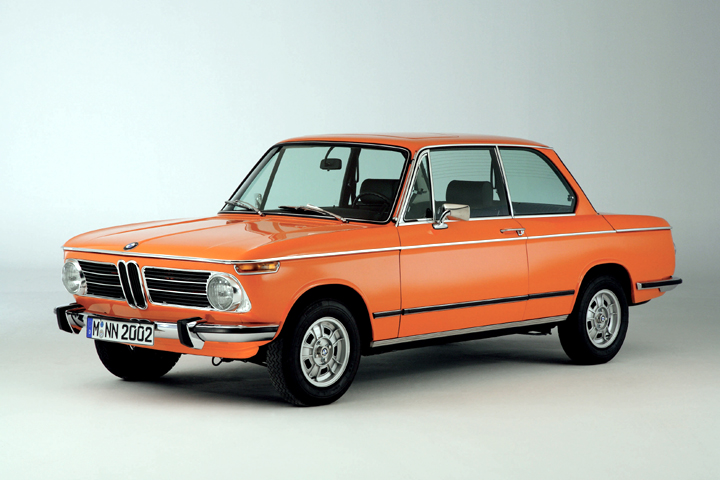 BMW 2002: 8 фото