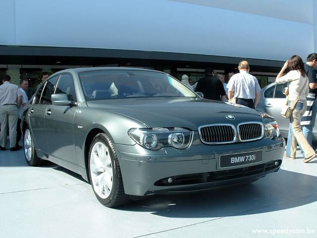 BMW 730i: 2 фото