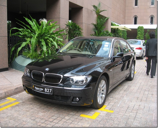 BMW 730Li: 8 фото