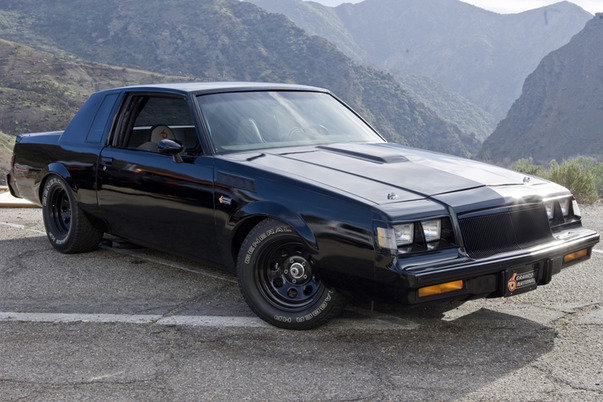 Buick Grand National: 2 фото