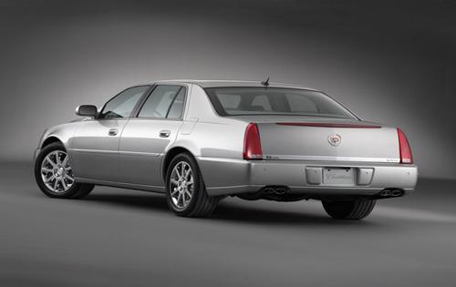 Cadillac DTS: 1 фото