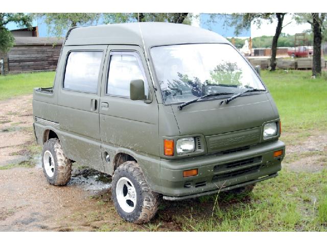 Daihatsu Hijet: 12 фото