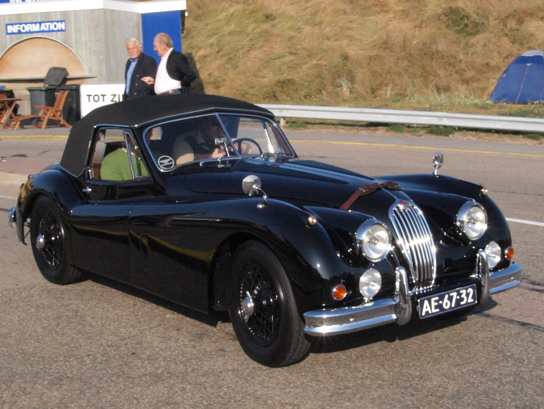 Jaguar XK 140: 12 фото