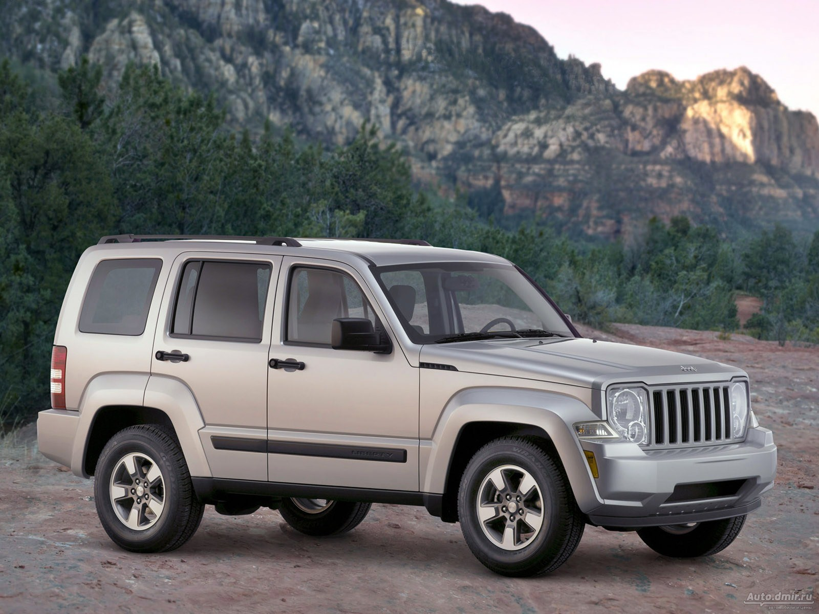 Jeep Liberty: 6 фото