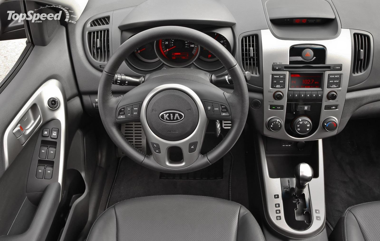 Kia Forte: 2 фото