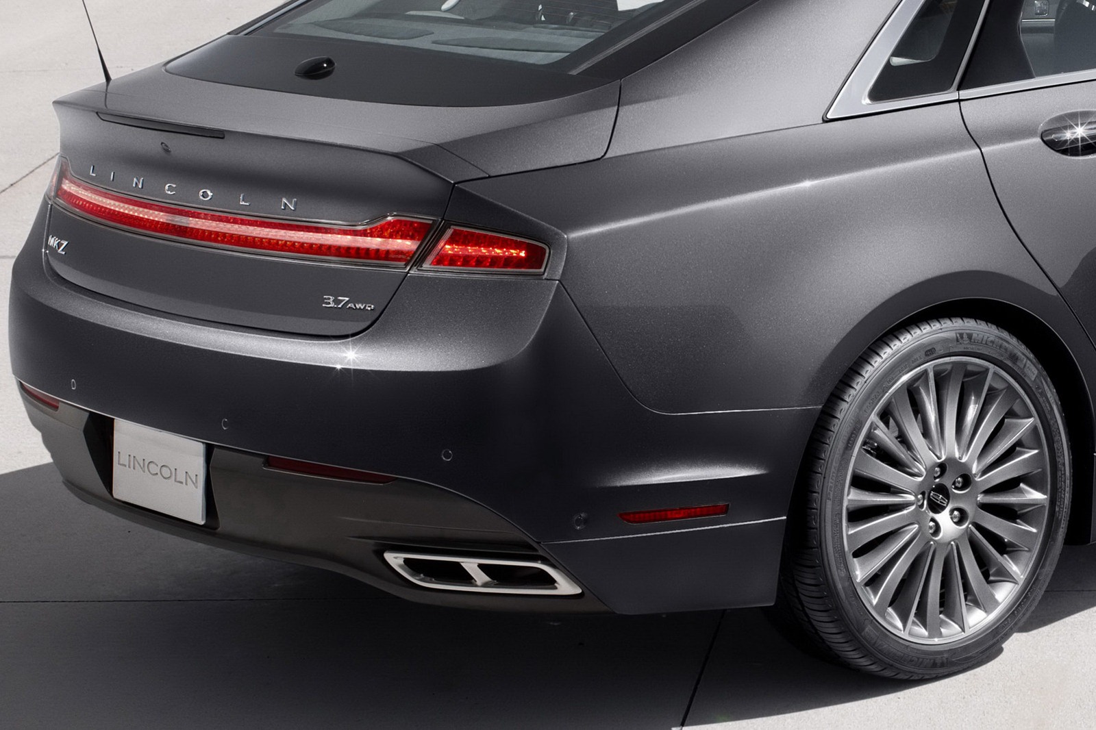 Lincoln MKZ: 12 фото