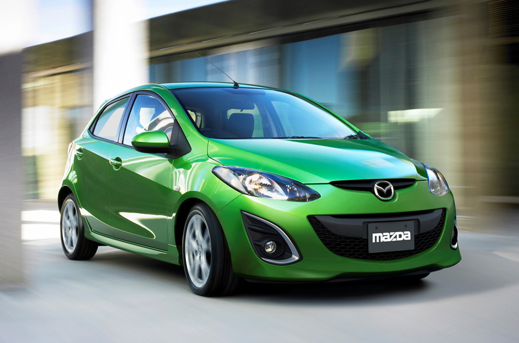 Mazda 2: 6 фото