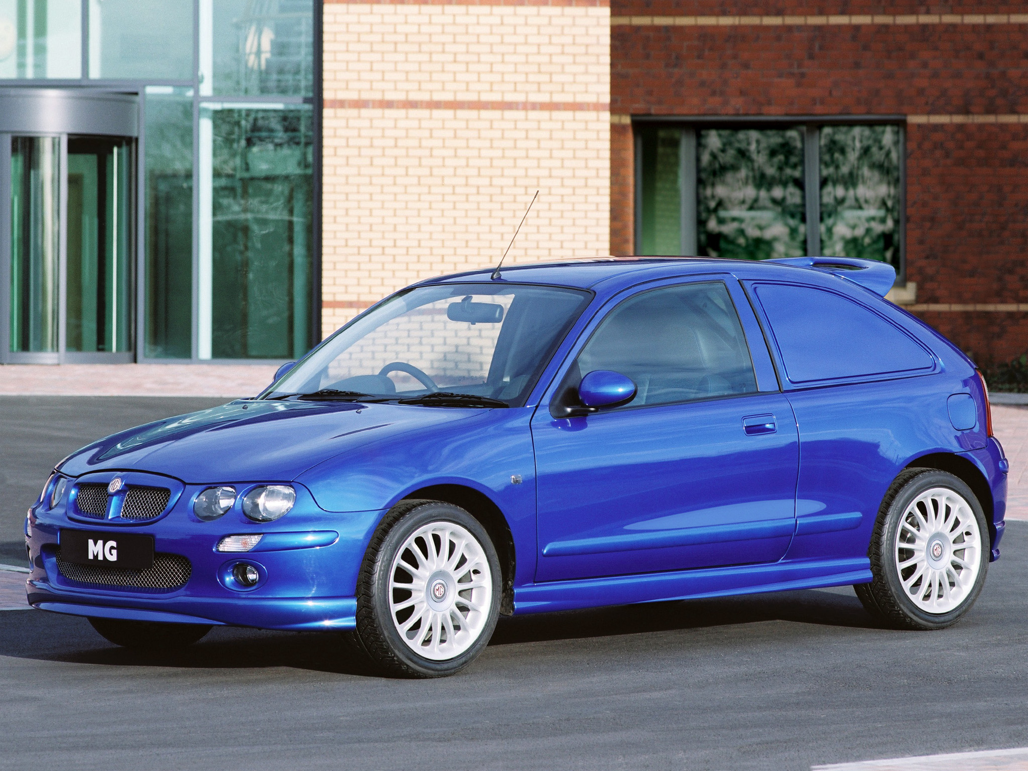 MG ZR: 6 фото