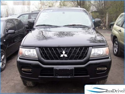 Mitsubishi Montero Sport: 4 фото