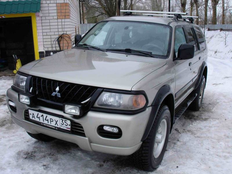 Mitsubishi Montero Sport: 10 фото