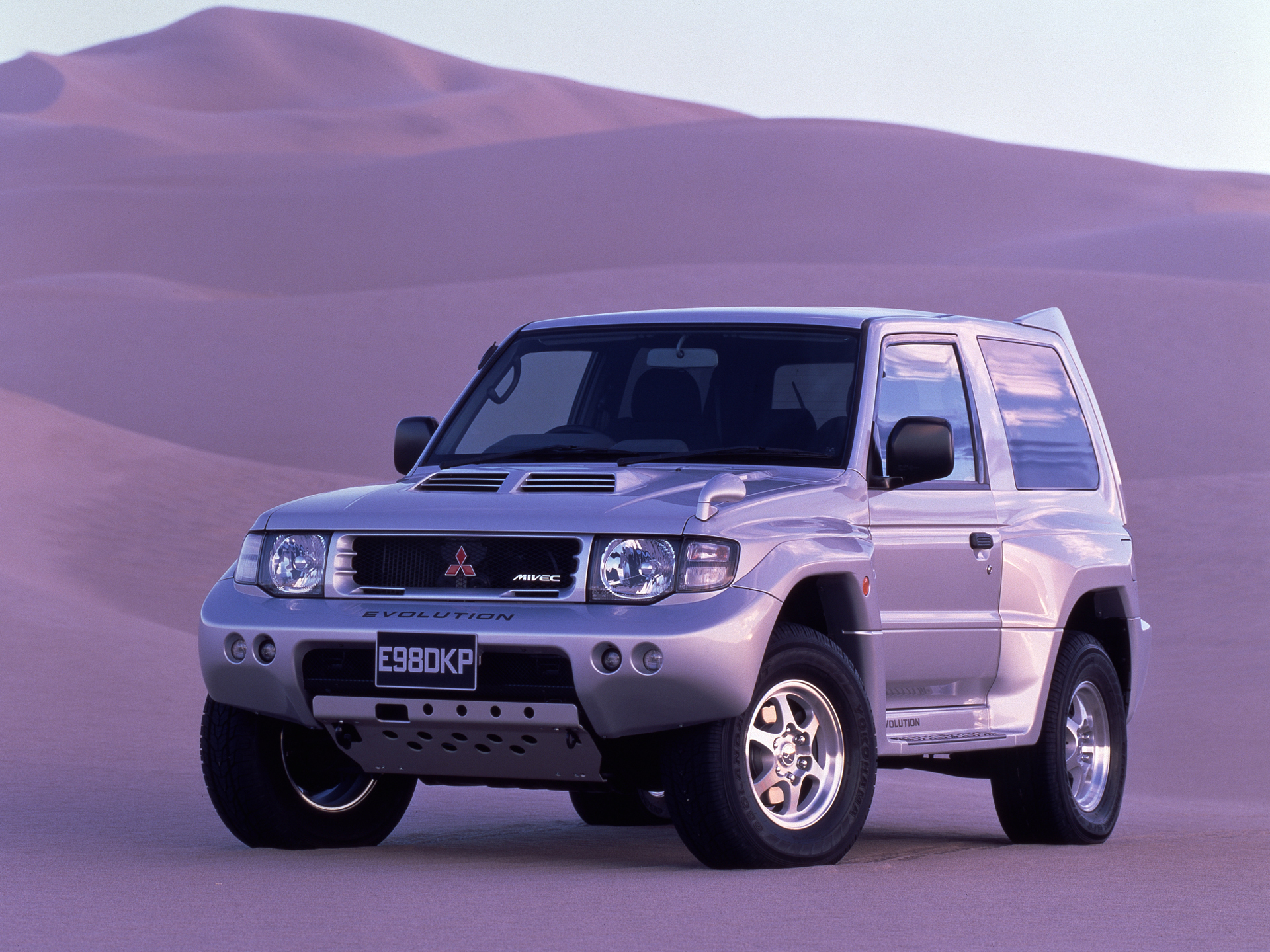 Mitsubishi Pajero Evolution: 3 фото