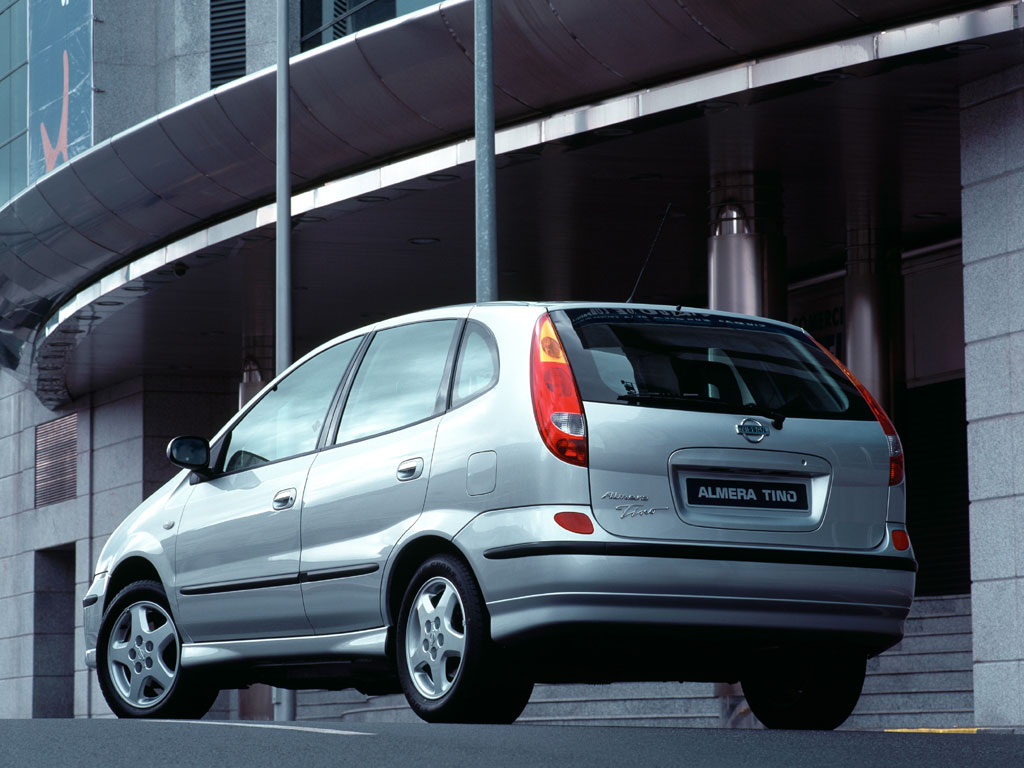 Nissan Almera Tino: 11 фото