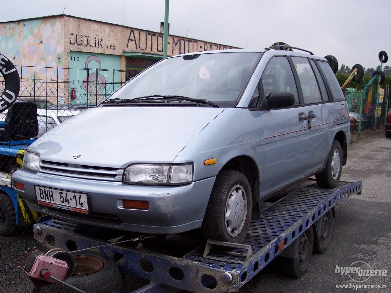 Nissan Prairie: 12 фото