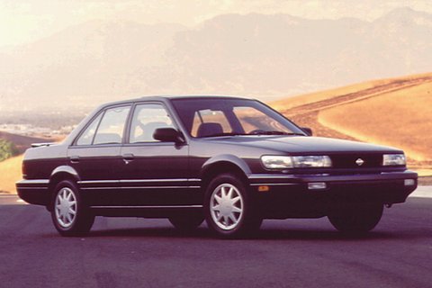 Nissan Stanza: 8 фото