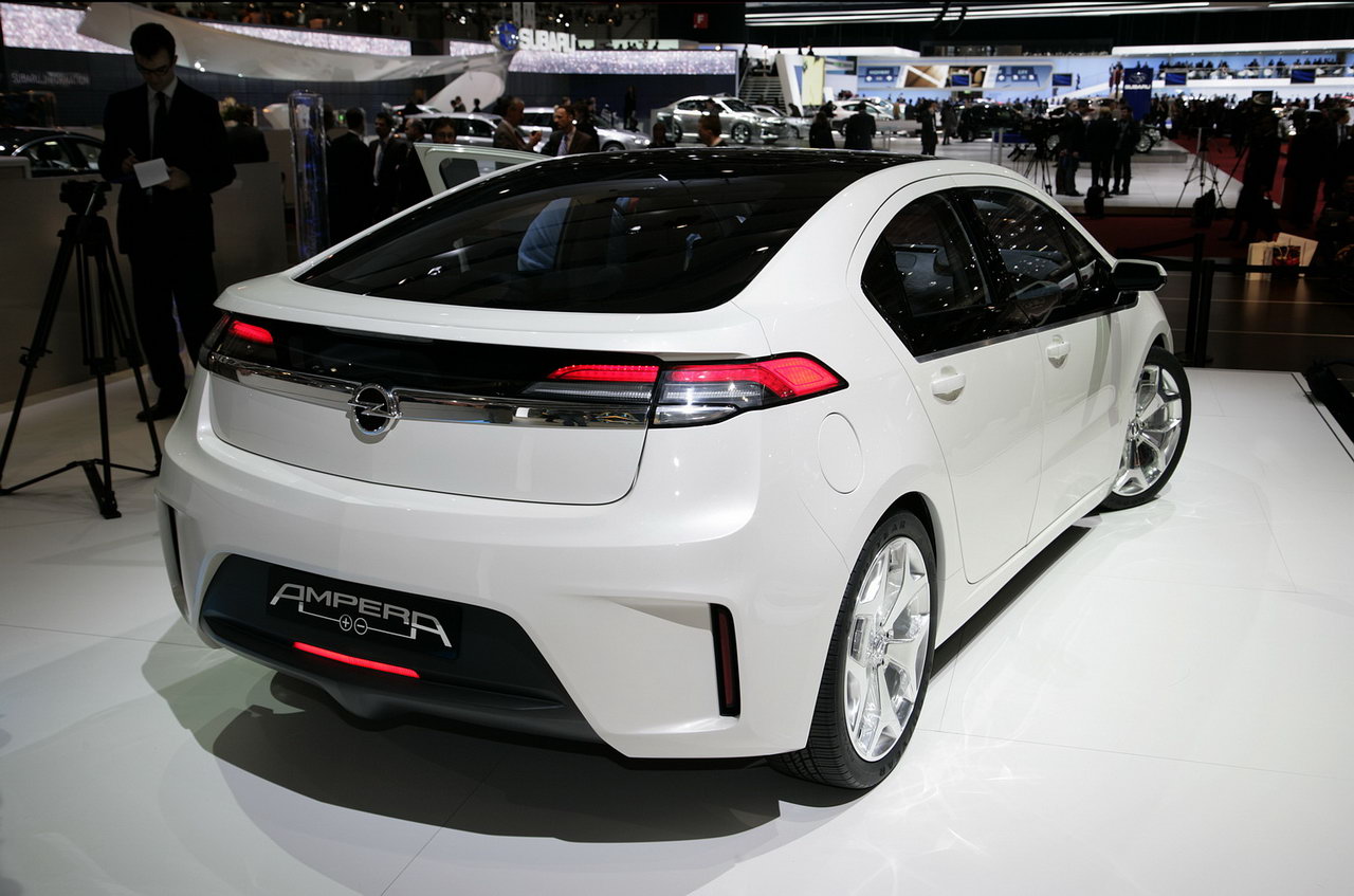 Opel Ampera: 12 фото