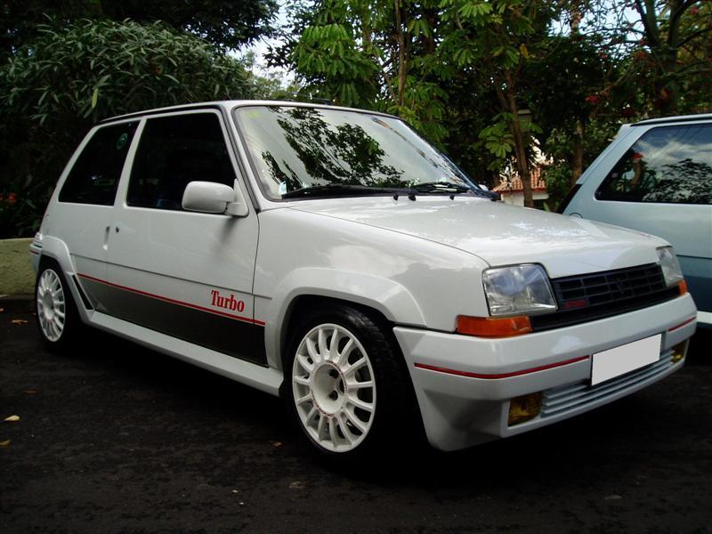 Renault 5 GT Turbo: 9 фото