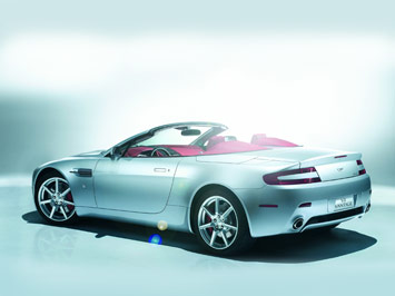 Aston Martin V8 Vantage Roadster: 8 фото