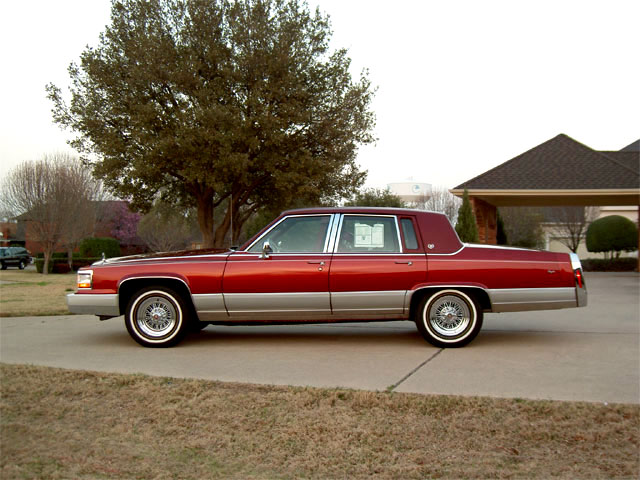 Cadillac Brougham: 2 фото