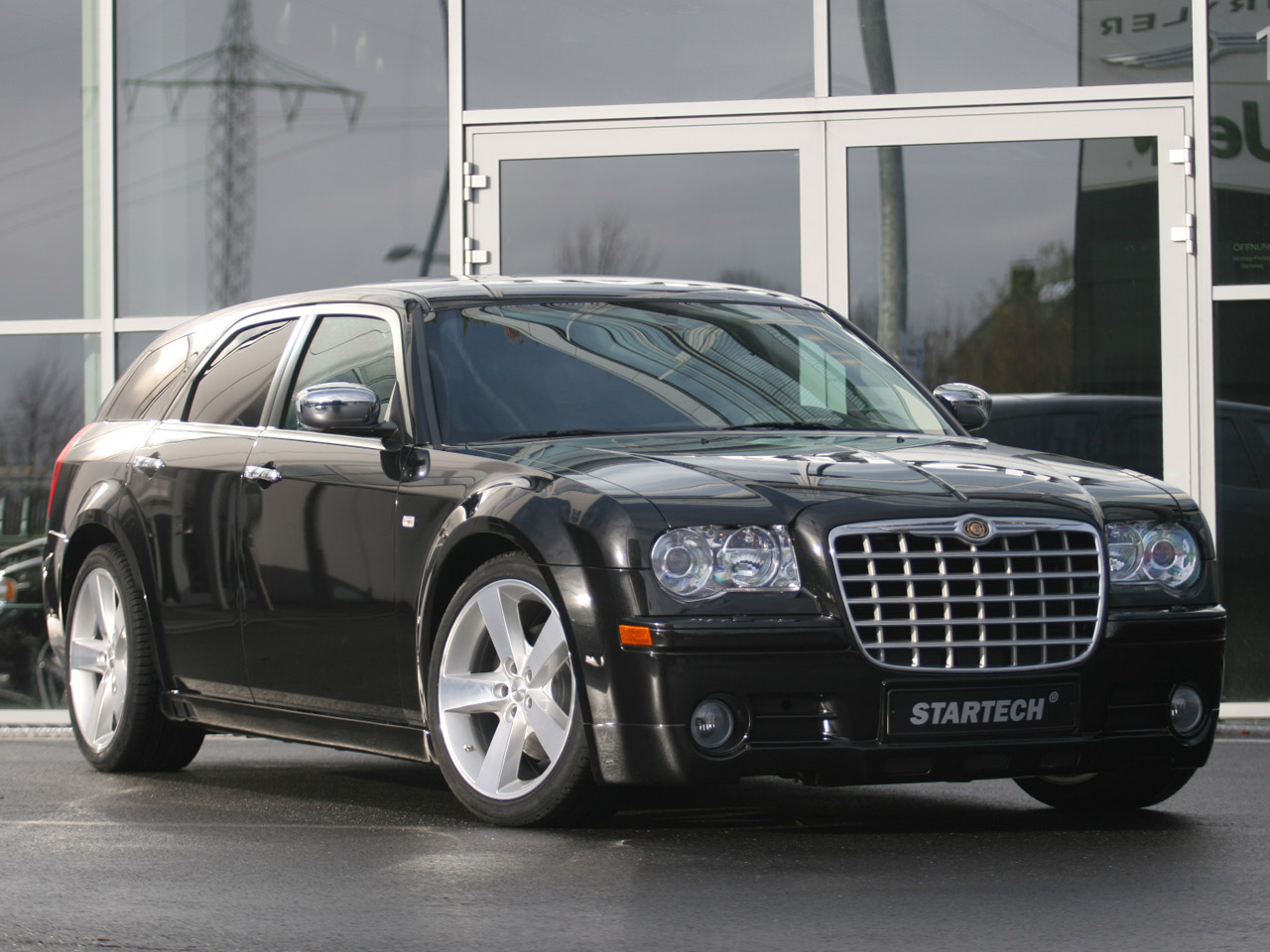 Chrysler 300C I: 2 фото