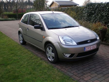 Ford Fiesta V: 9 фото