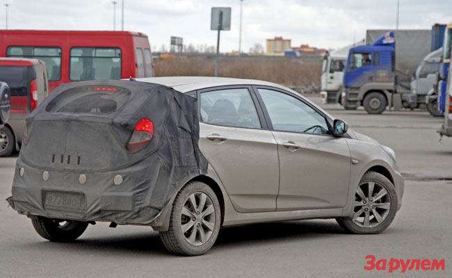 Hyundai Solaris Hatchback: 11 фото