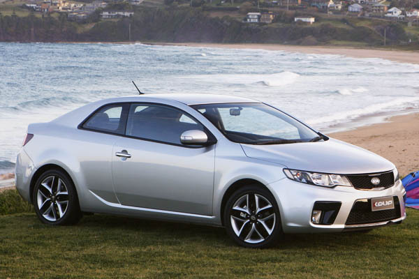 Kia Cerato Koup: 2 фото