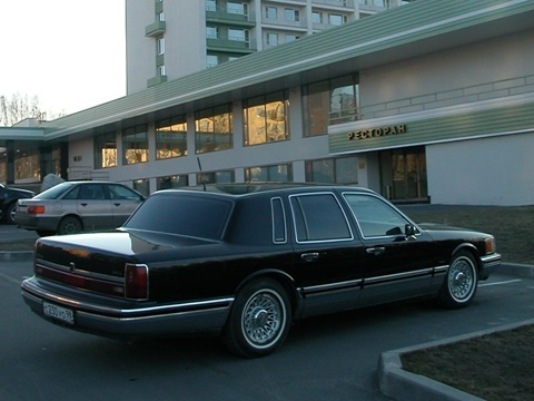 Lincoln Town Car II: 3 фото