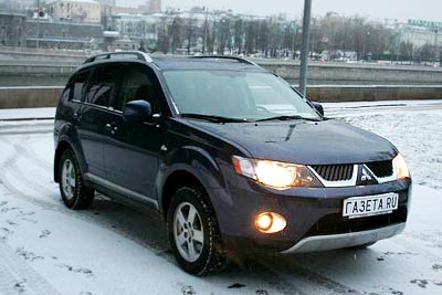 Mitsubishi Outlander XL: 12 фото