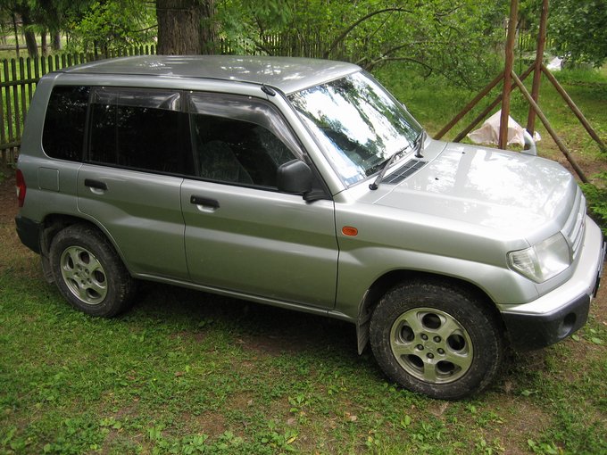 Mitsubishi Pajero Pinin: 9 фото