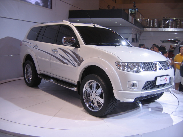 Mitsubishi Pajero Sport: 2 фото