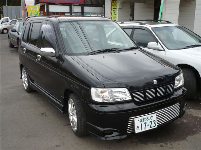 Nissan Cube Z10: 7 фото