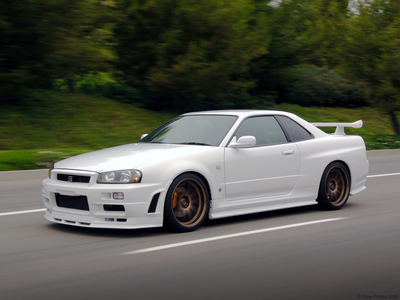 Nissan Skyline: 2 фото