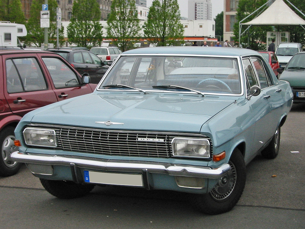 Opel Admiral: 2 фото