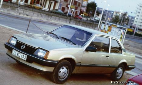 Opel Ascona C: 7 фото