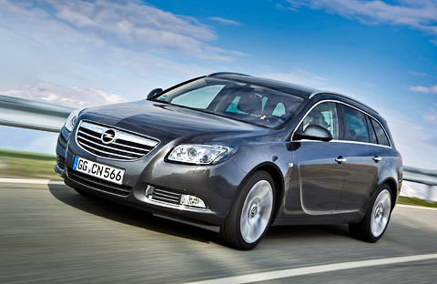 Opel Insignia Sports Tourer: 8 фото