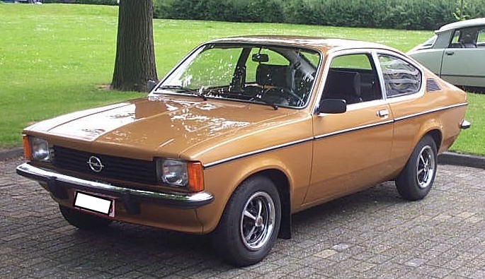 Opel Kadett: 3 фото