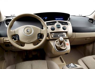 Renault Grand Scenic: 9 фото