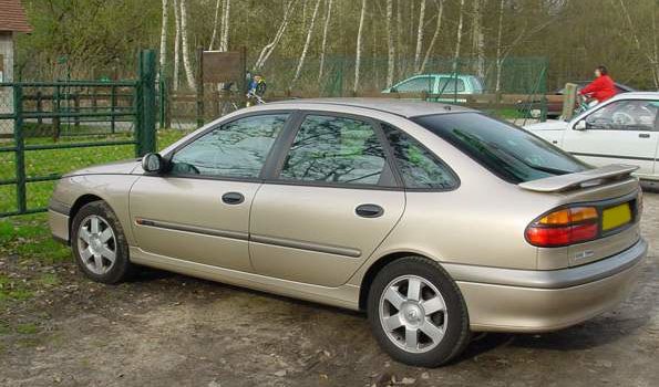 Renault Laguna I: 9 фото