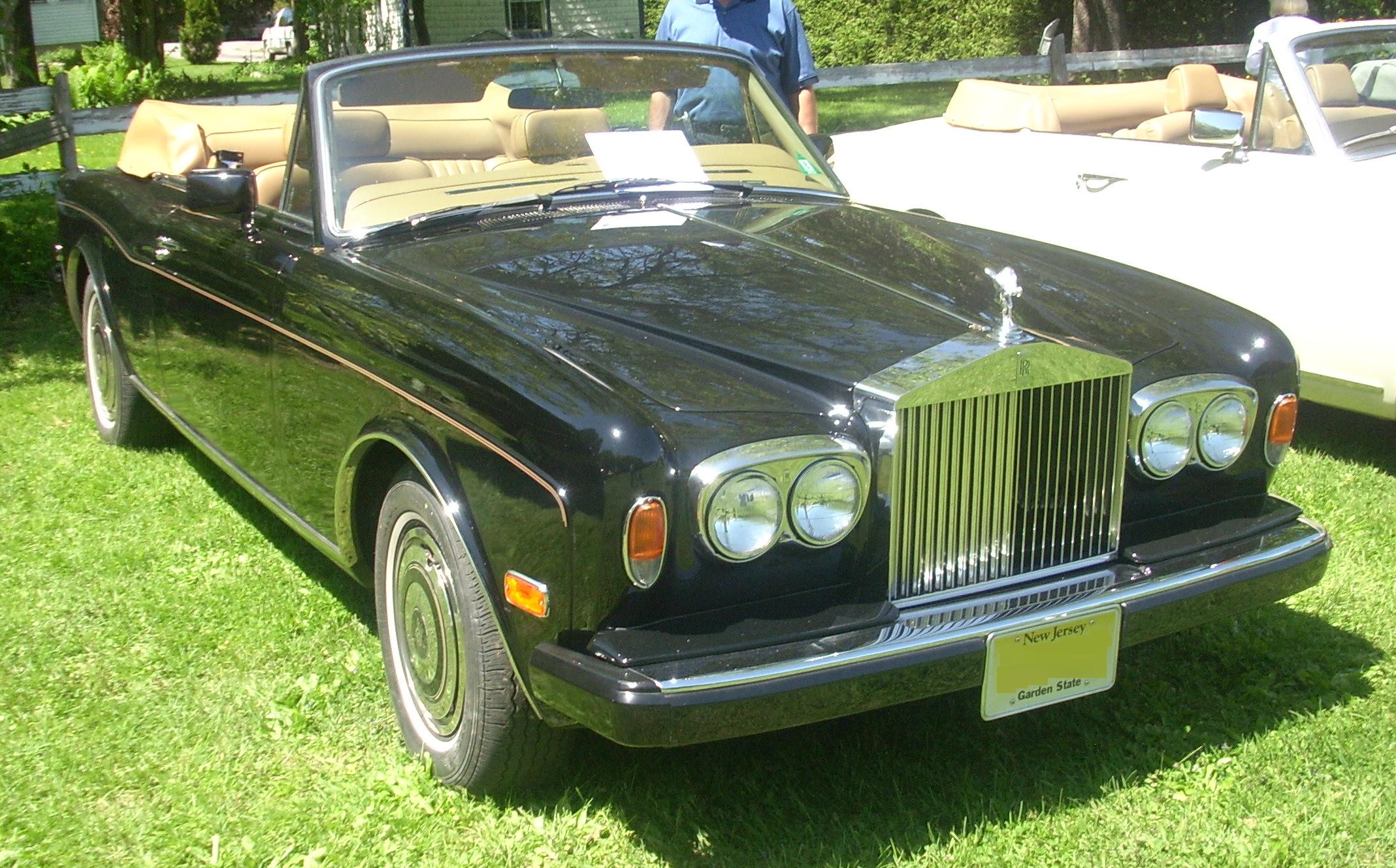 Rolls-Royce Corniche: 11 фото