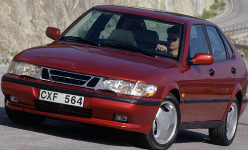 Saab 900: 9 фото