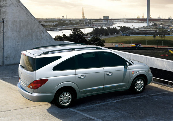 SsangYong Rodius: 5 фото