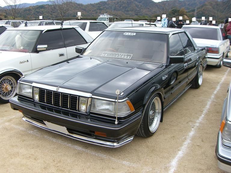 Toyota Crown S130: 4 фото