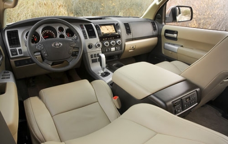 Toyota Sequoia: 7 фото